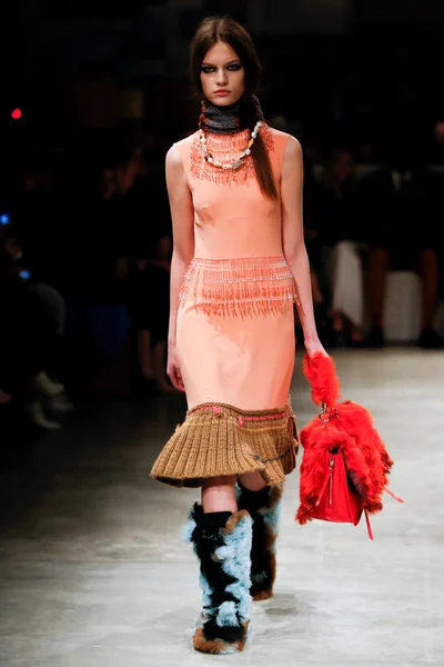 Look 25